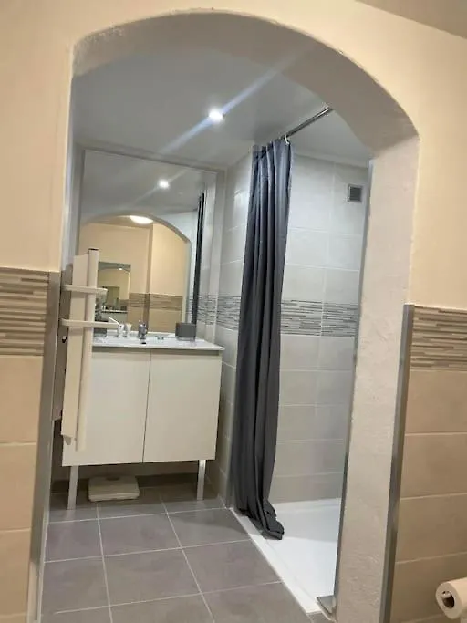 Flat Apartment Caumont-sur-Durance 0*,  France